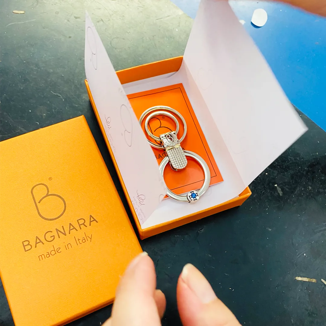 portachiavi montani a mano